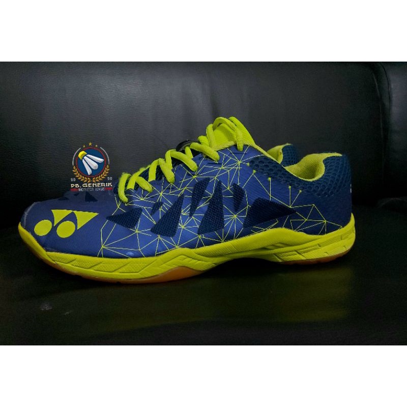 sepatu badminton yonex aerus 2