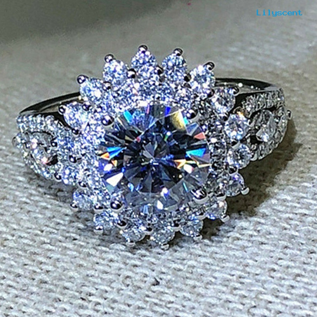 [LS] Cincin Wanita Bentuk Bunga Berlian Imitasi Perhiasan Ringan Fashion Penampilan Cincin Jari Untuk Pernikahan