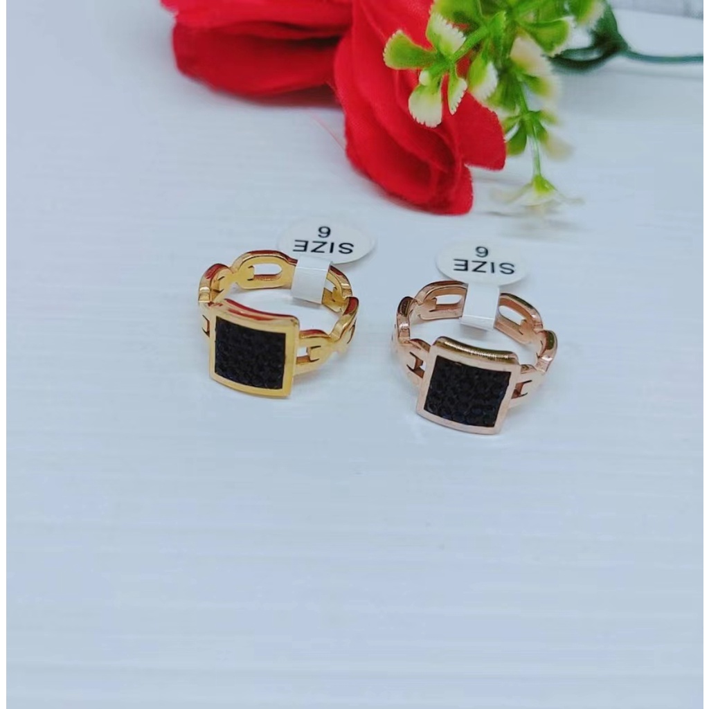 Cincin Titanium Permata Putih/Hitam Perhiasan Wanita P23/24