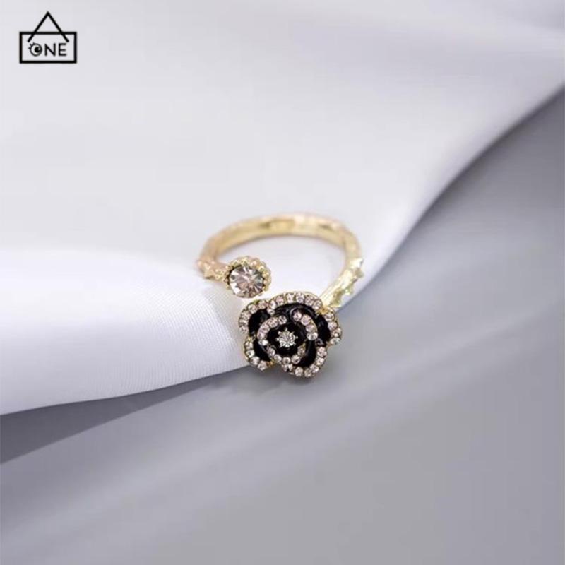 COD❤️Cincin Camellia Berlian Aksesori Cincin Mewah Wanita-A.one