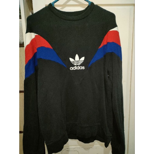 CN crewneck Adidas bunga logo center