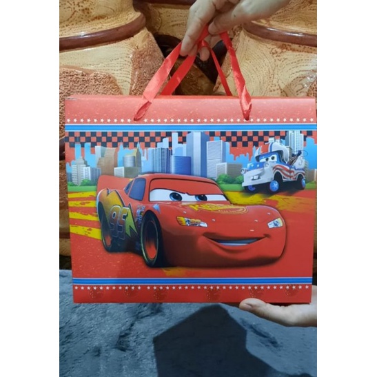 

GOODIE BAG ULANG TAHUN / SHOPPING BAG BAHAN TEBAL KARAKTER KARTUN UKURAN BESAR