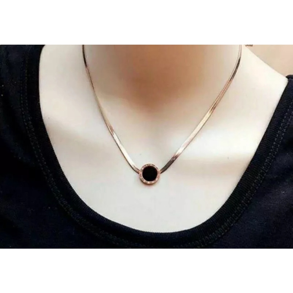 Kalung Liontin Wanita Bulgary Titanium Model Terbaru 2021 Wanita Titanium Gepeng Liontin Model Terbaru / Perhiasan Termurah Import High Quality bisa cod bayar ditempat