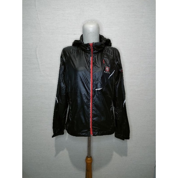 Jaket running Black yak hitam ♀️