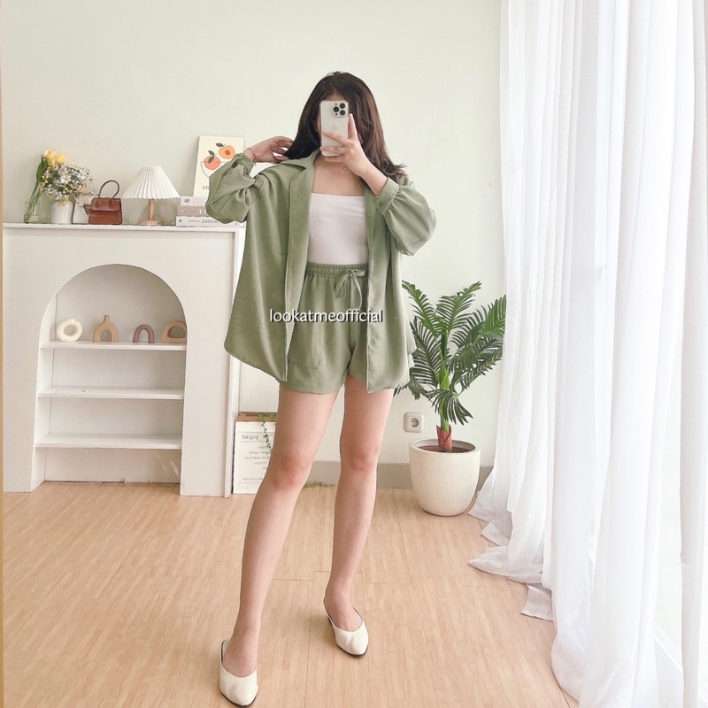 lookatmeofficial • Diory Crinkle Set - Setelan Wanita Kemeja Oversized dan Celana Pendek