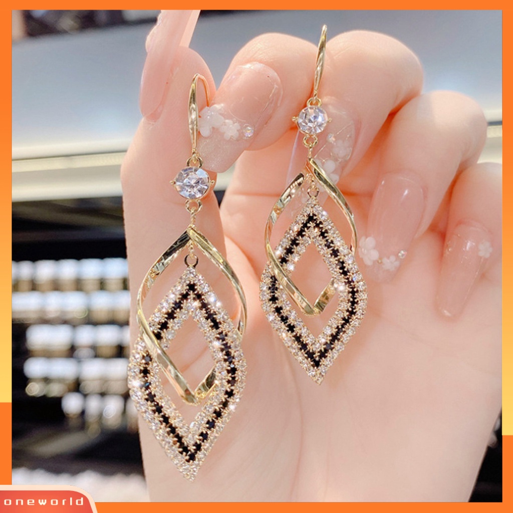 [ONE] 1pasang Menjuntai Anting Vintage Berongga Keluar Geometris Berlian Imitasi Mengkilap Hias Berdandan Hadiah Wanita Double Layer Belah Ketupat Liontin Kait Anting Perhiasan Aksesoris