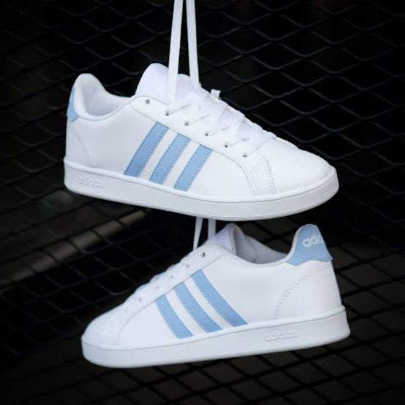 sepatu sneakers casual adidas grand court white baby blue