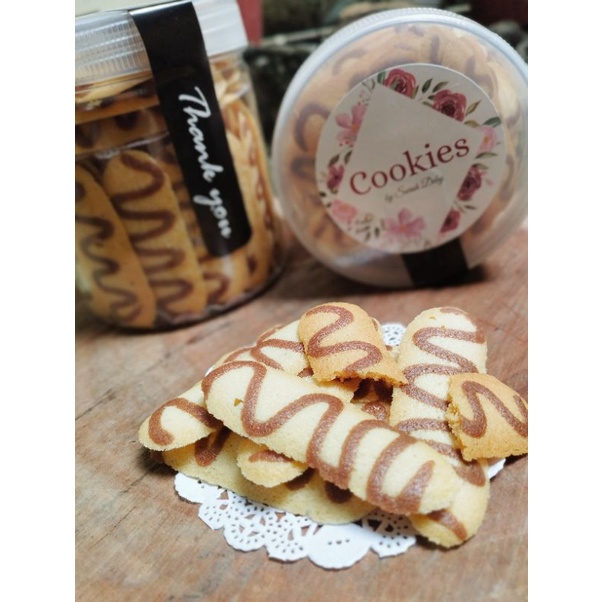 

Lidah Kucing (Toples tabung Volume 500ml)