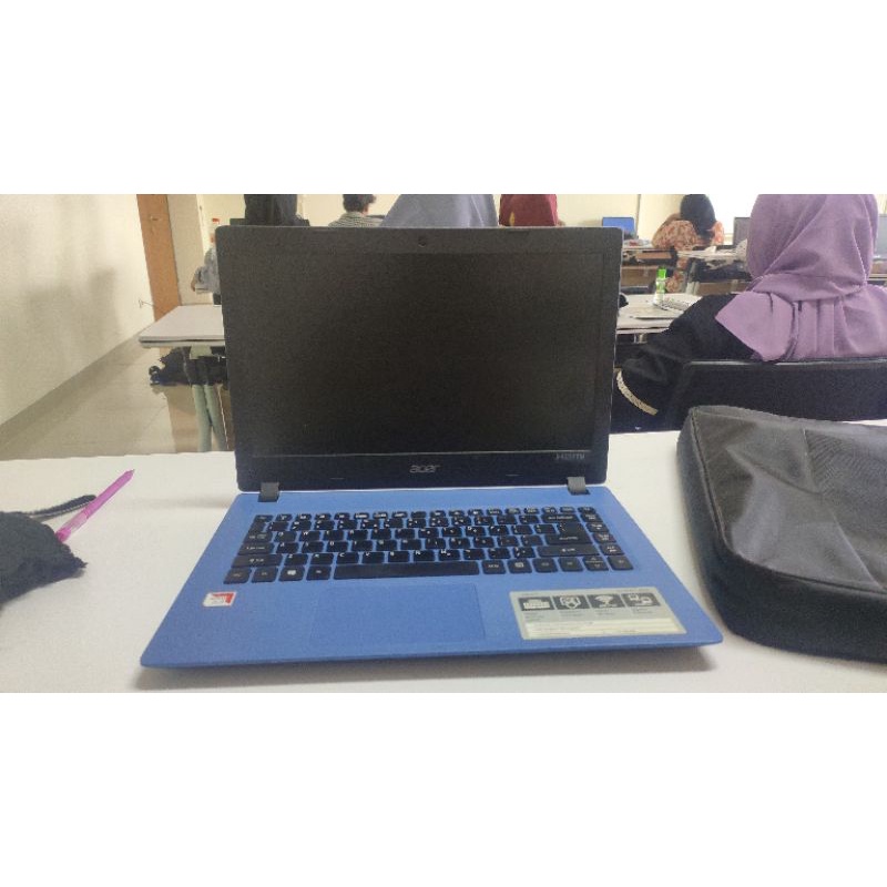 Laptop Acer Asphire (AMD4, RAM 4, 500GB)