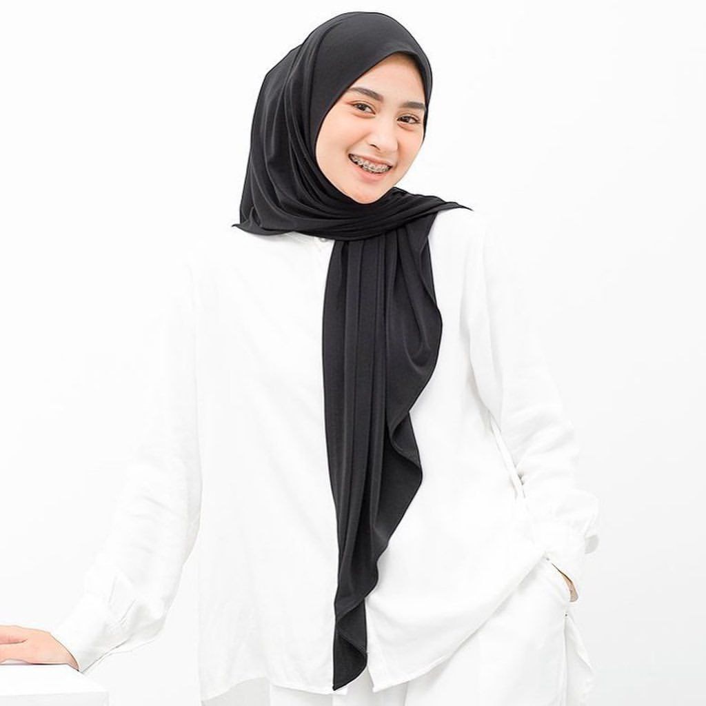 Jilbab Segitiga Instan Polos Jersy Dewasa Kerudung Instan Wanita