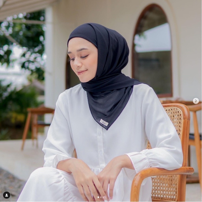 Preloved TERMURAH - Kirana Instan by DEAV HIJAB / Jilbab ala Lesti Kejora