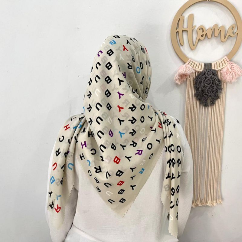 JILBAB SEGI EMPAT MOTIF J HURUF/HIJAB VOAL PREMIUM/KERUDUNG MOTIF TERBARU
