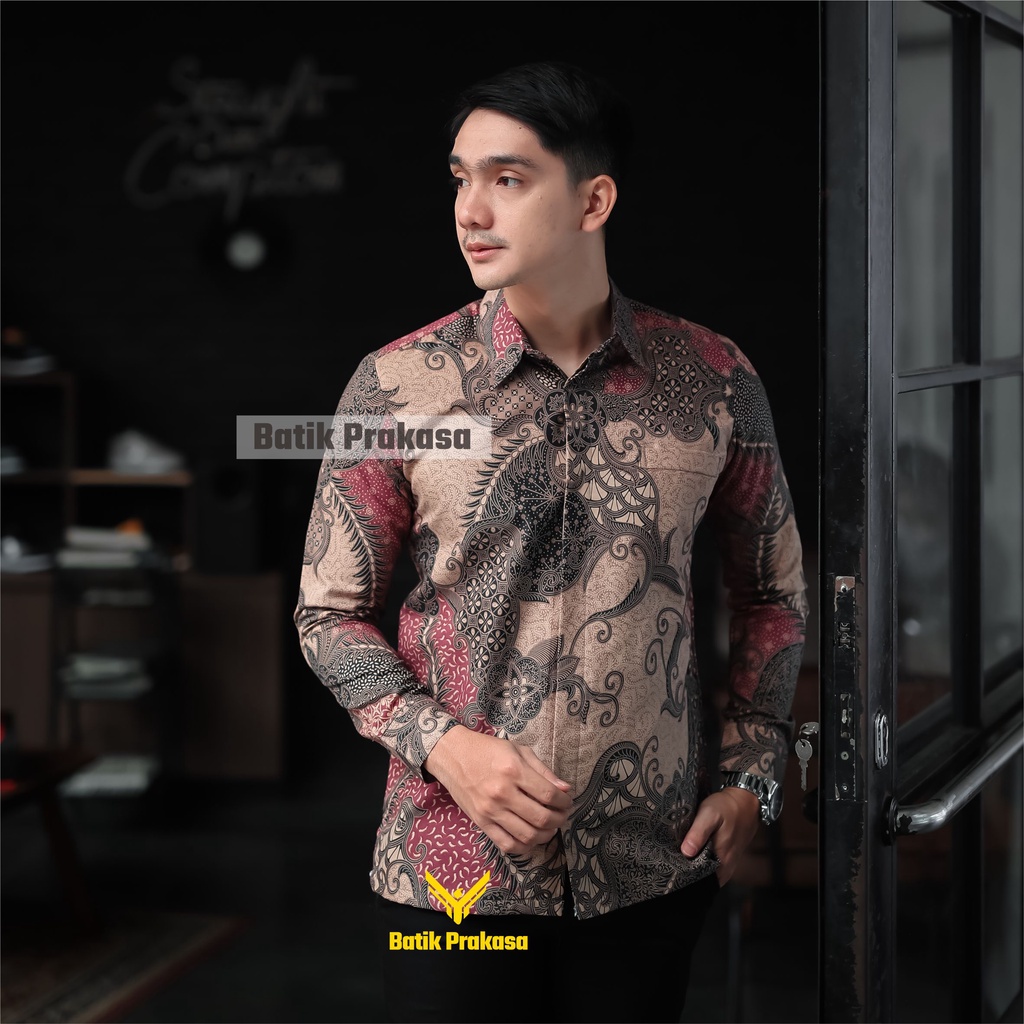 Kemeja Batik Prakasa Motif Akral Wikan Slimfit Lengan Panjang Batik Solo