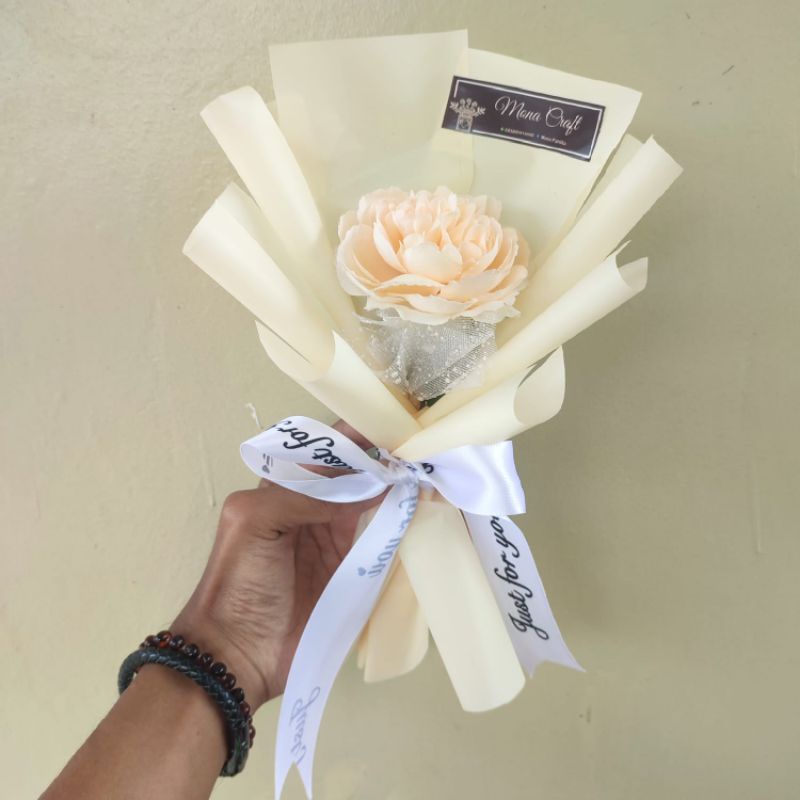 Buket Bouquet bunga wisuda pernikahan ulang tahun acara besar lainnya bisa request