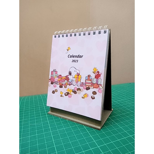 

Kalender meja Snoopy | Kalender 2023