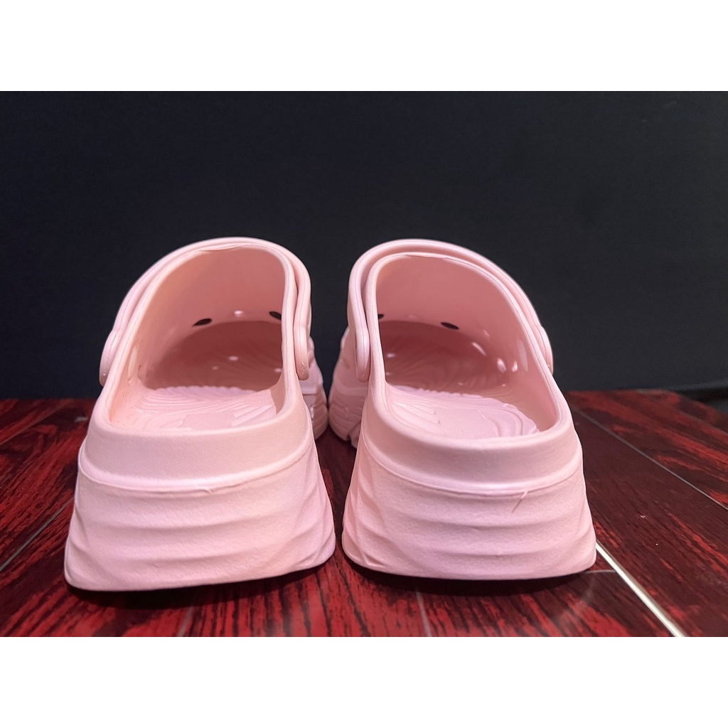 Sandal wanita dewasa classic Bae Clog platform Jibbitz lucu / Sandal Fashion Wanita Mode Bae Clog,pompom