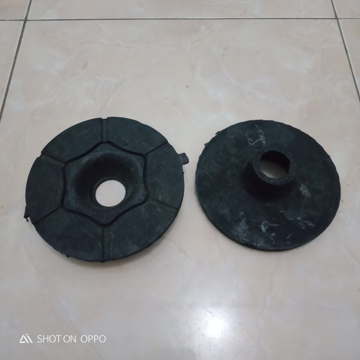 KARET TATAKAN BANTALAN PER KEONG COIL SPRING BELAKANG AVANZA XENIA