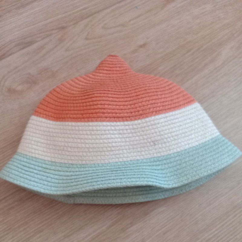 PRELOVED TOPI ANAK CEWEK MERK MINISO
