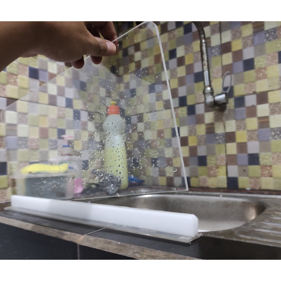 Sekat Anti ciprat tempat cuci piring dan kompor memasak bahan acrylic bisa juga untuk sekat meja ker