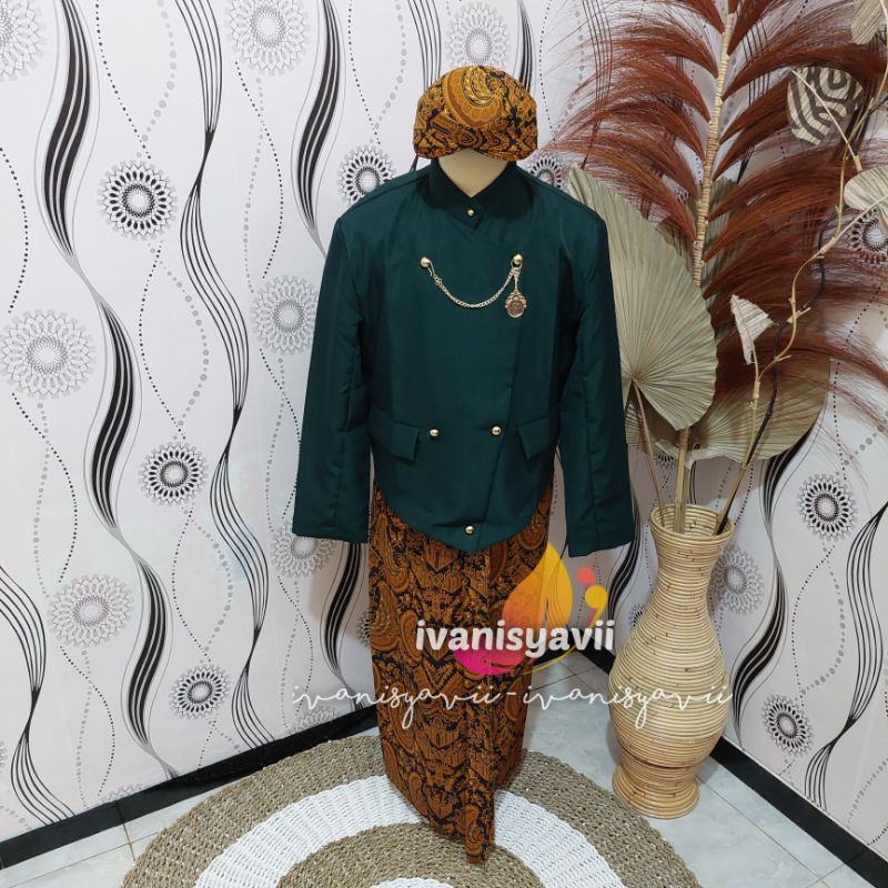 Baju Prewed Adat Jawa, Warna Hijau