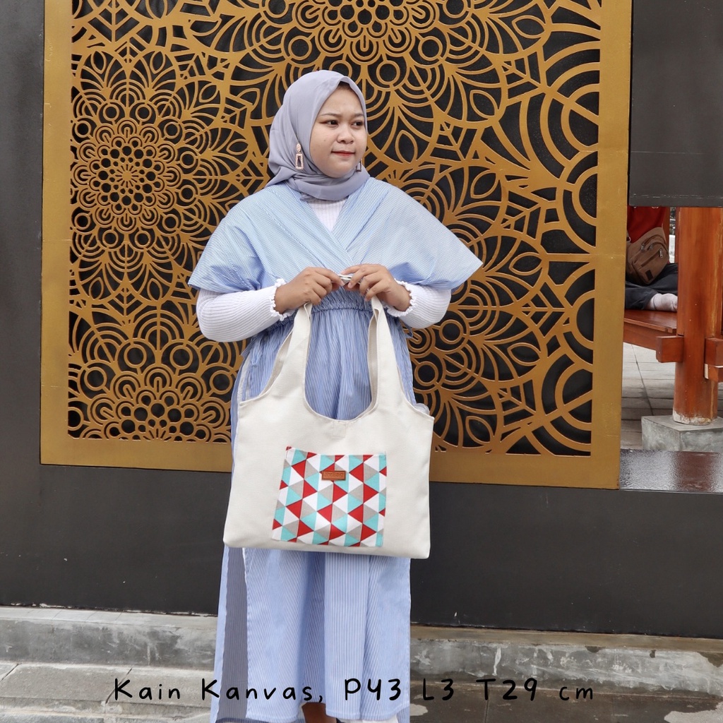 GRATIS ONGKIR / BISA COD / TOTEBAG KANVAS KOREA LOVE CERES ADA TIGA WARNA PINK HITAM DAN PUTIH