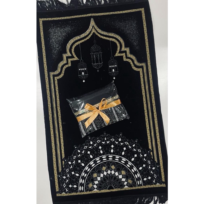 Paket Souvenir Sajadah Armaan Black Edition + Tasbih Souvenir Parcel