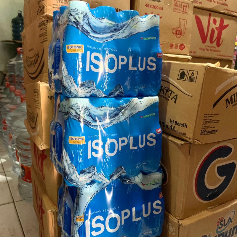 

isoplus 1 lusin 350ml isi 12 botol / minuman isotoc / isotonic drink