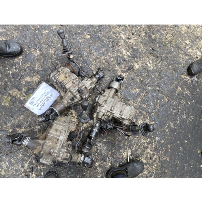 {BEKAS} Transfer Case Pajero Mini 4x4 Complete Yoke Limited
