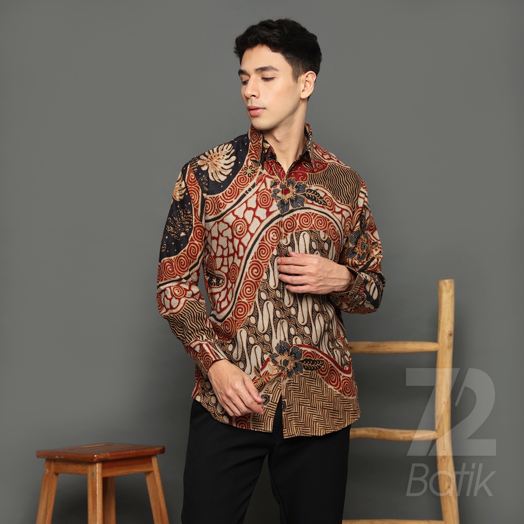 KEMEJA BATIK PRIA LENGAN PANJANG Kemeja Dobby Slimfit Motif Parang Roll Warna Hitam Merah 723153 Cap 72 - Baju Kemeja Atasan Pakaian Setelan Batik Pria Cowok Laki Laki Remaja Keluarga Kantor Lengan Panjang Modern Slimfit Slim Fit Premium Kekinian