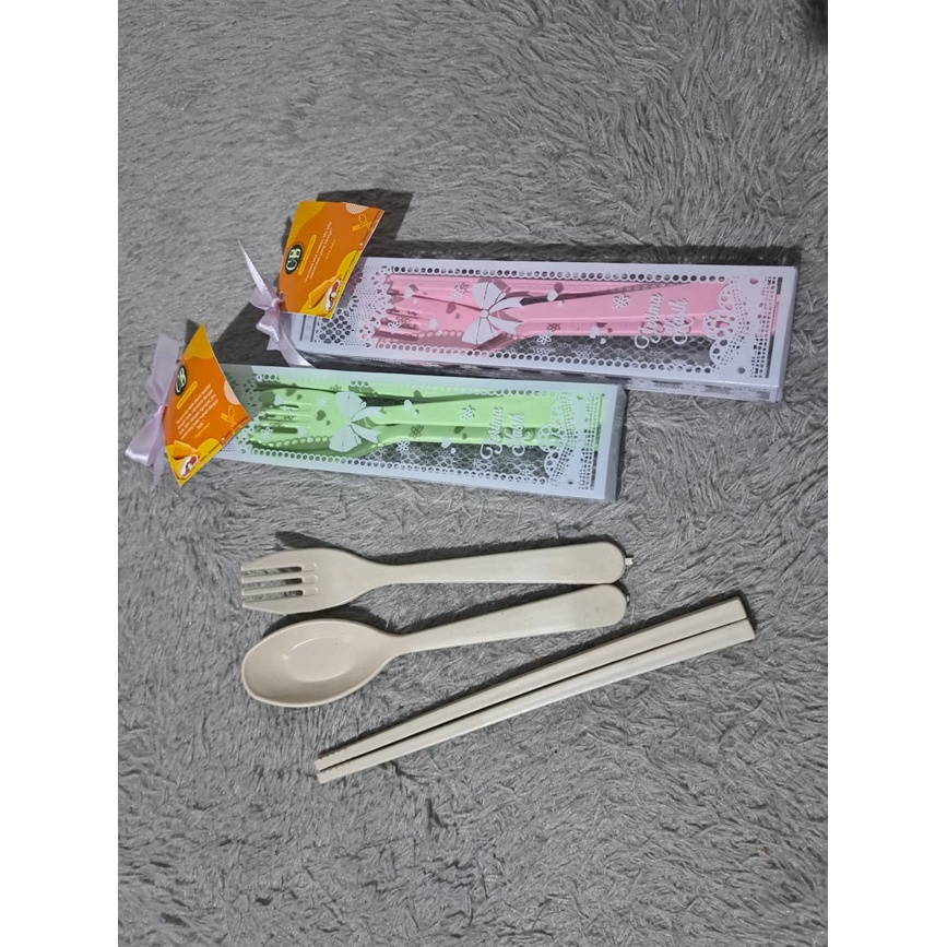 sendok custom | souvenir sendok set makan | souvenir pernikahan | gift