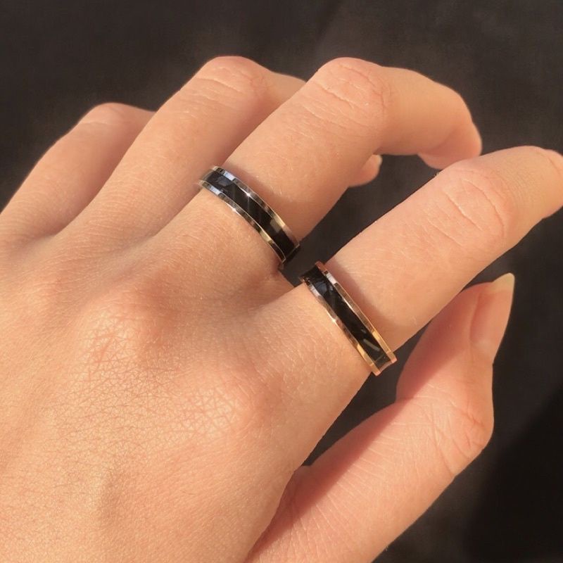 Cincin Bulat Lis Hitam Roda Hala Gold Lis