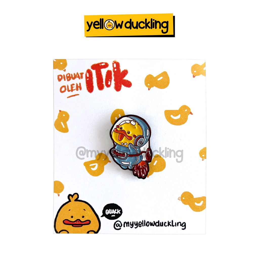 

ENAMEL PIN - ITIK ASTRONOT IN SPACE - ITIK JETPACK - YELLOW DUCKLING MR. ITIK - BROOCH / PIN ENAMEL ALLOY - KAWAII MERCHANDISE BAG CHARM BROS PIN LUCU - MURAH KAWAII GIFT IDEA