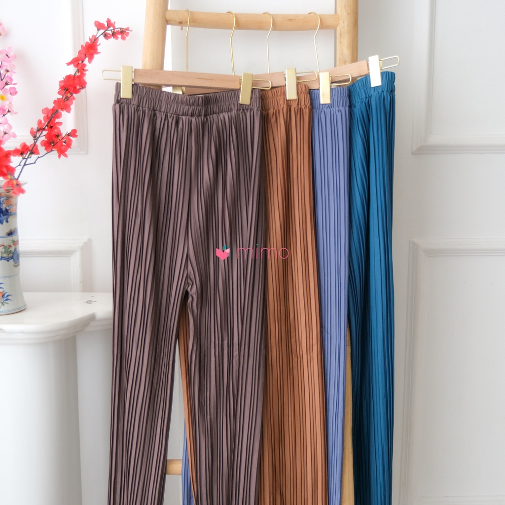 Pencil Plisket Pants
