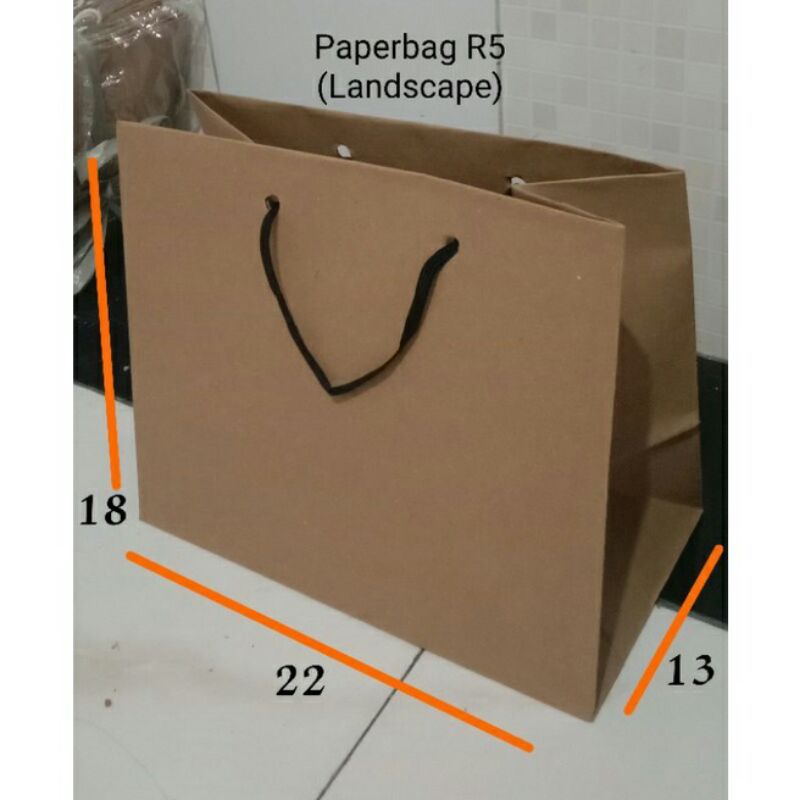

PAPER BAG 22X13X18/PAPERBAG BOX R5 LANDSCAPE/PAPER BAG COKLAT POLOS/TAS KERTAS POLOS/PAPER BAG SOUVENIR