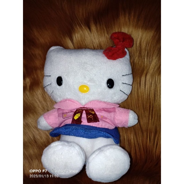 PL boneka Hello Kitty. seragam