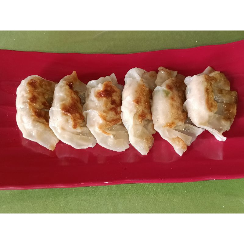 

Gyoza ayam isi 6 pcs