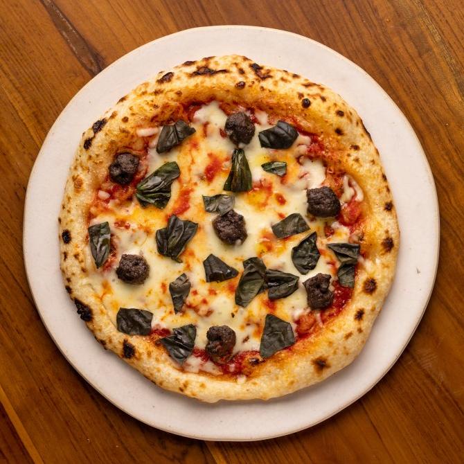 

Oma Elly Kitchen - FROZEN PIZZA - Beef Fennel Sausage