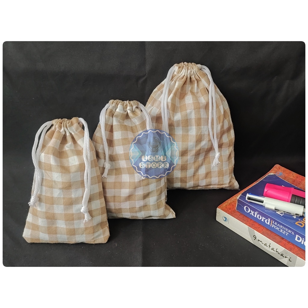 Pouch KOIN / Tas Serut Murah SOUVENIR Motif Kotak Gingham Kantong Serbaguna Kosmetik by Ismi Store