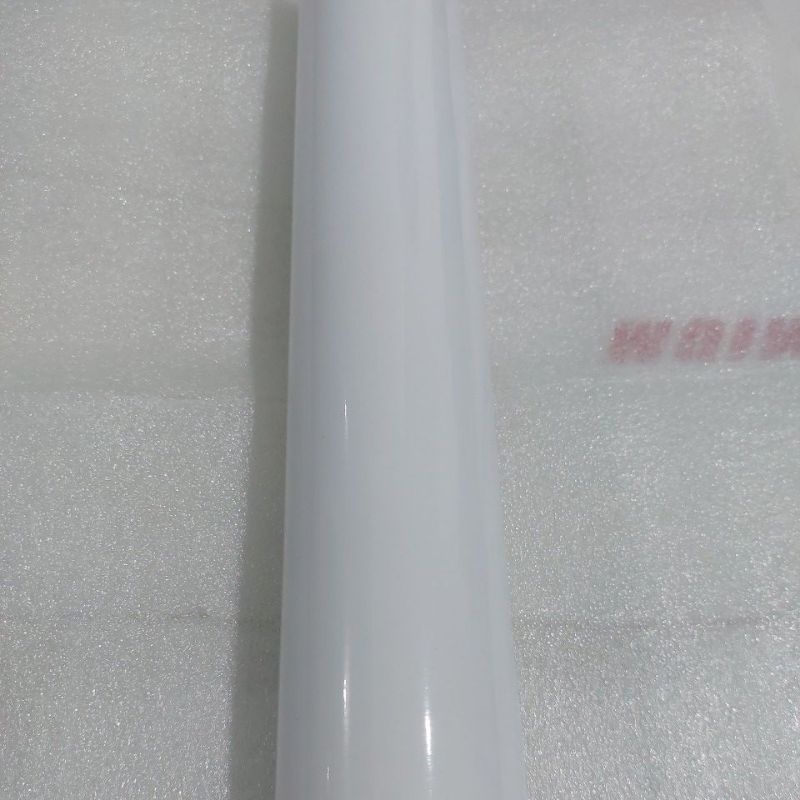 skotlet putih gloss per meter