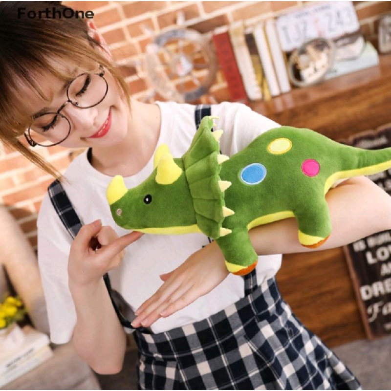 Boneka Dinosaurus Triceraptos Panjang 40cm Berlabel SNI