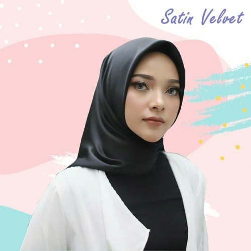 Kerudung Saten Segiempat Bahan Satin Velvet Hitam jahit neci | Jilbab Segi empat Satin Hitam 105 x 105cm