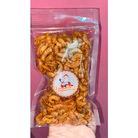 

Cemilan Makaroni Pedas Daun Jeruk 1/4kg