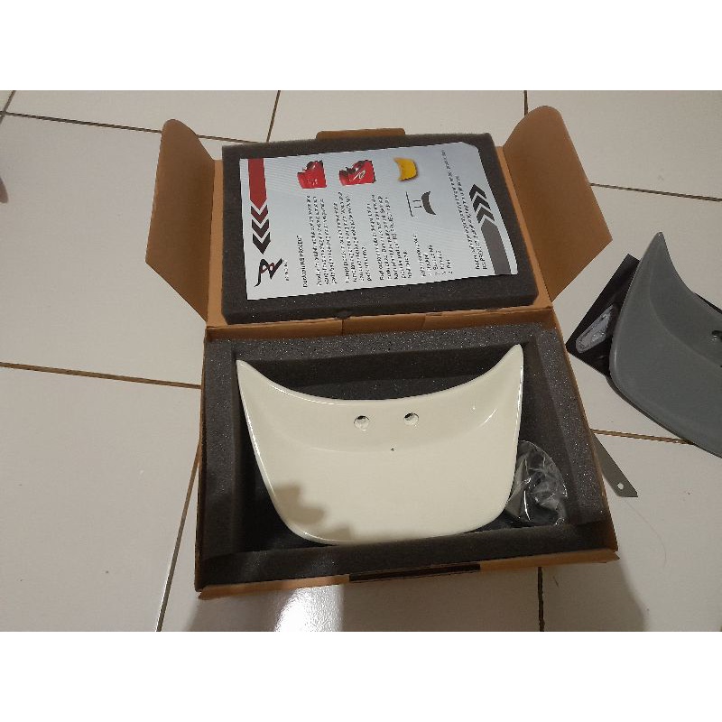 ducktail vespa sprint primavera