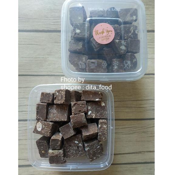 

CFKNB Coklat CAMPURAN Silverqueen,Take it Delfi,coklat blok 250gram qk6il