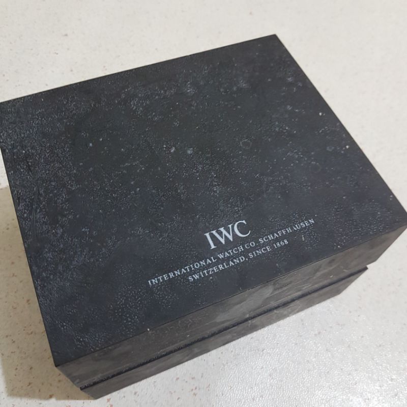 Kotak jam tangan IWC swiss