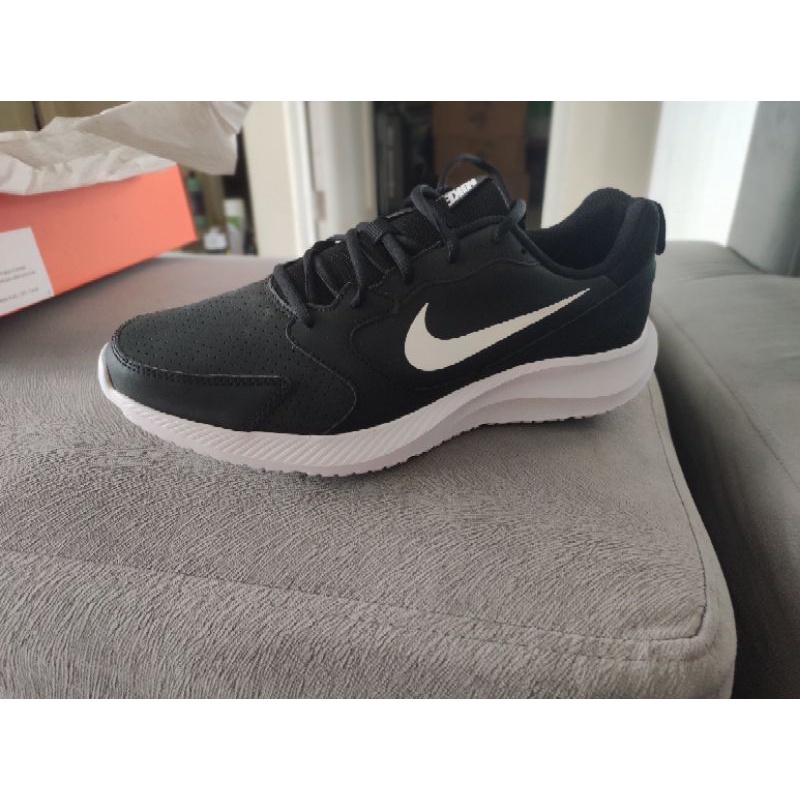 sepatu nike todos  42