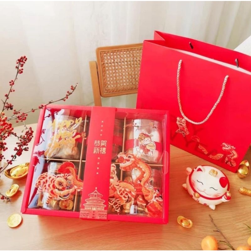 

Shu Box / Kotak Kue Kering Imlek / Packaging Hampers Toples CNY 2023
