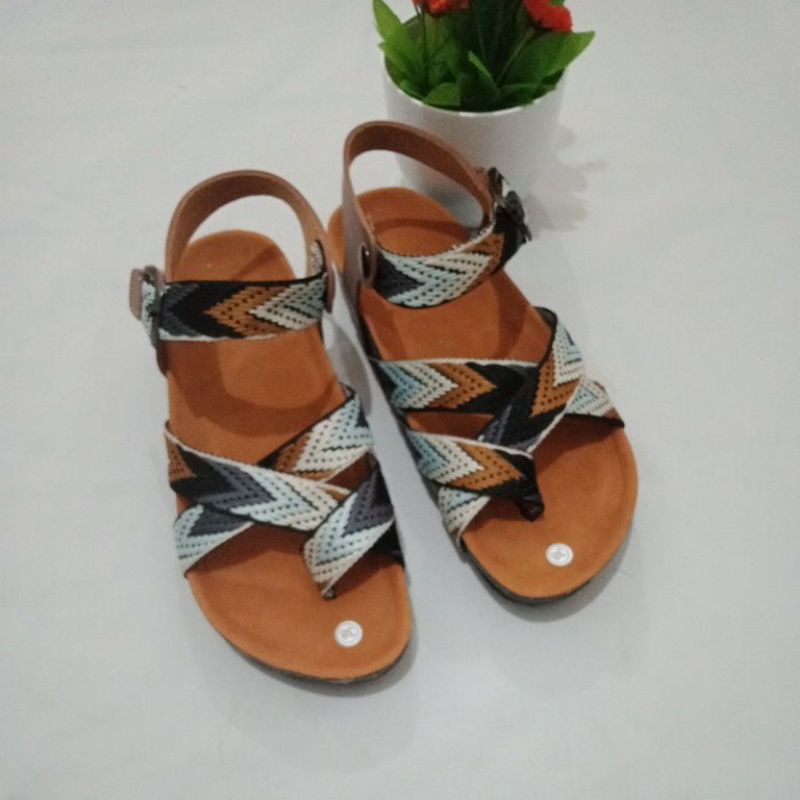 SANDAL BIRKEN TALI MOTIF PANAH