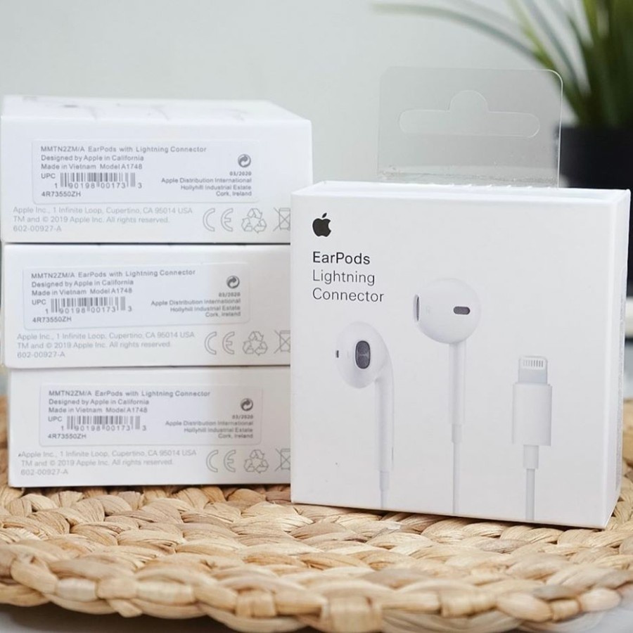 APPLE EARPODS WITH LIGHTING CONNECTOR TERMURAH