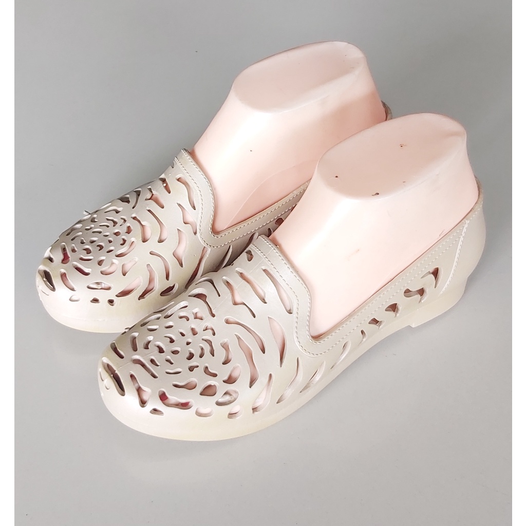 Sepatu Karet Wanita Q-1922 Polos Anti Slip Sepatu Slip On Empuk